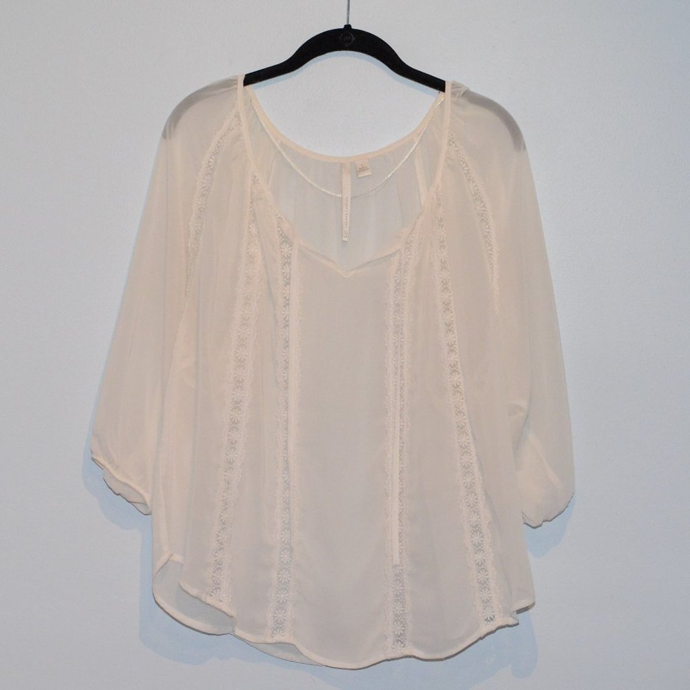 LC Lauren Conrad Ivory Lace Top L